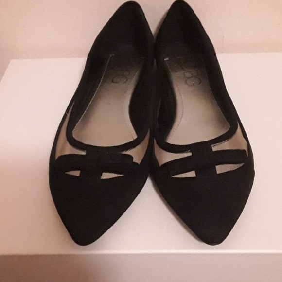 SALE!!! NWB BCBG flats - Picture 3 of 4